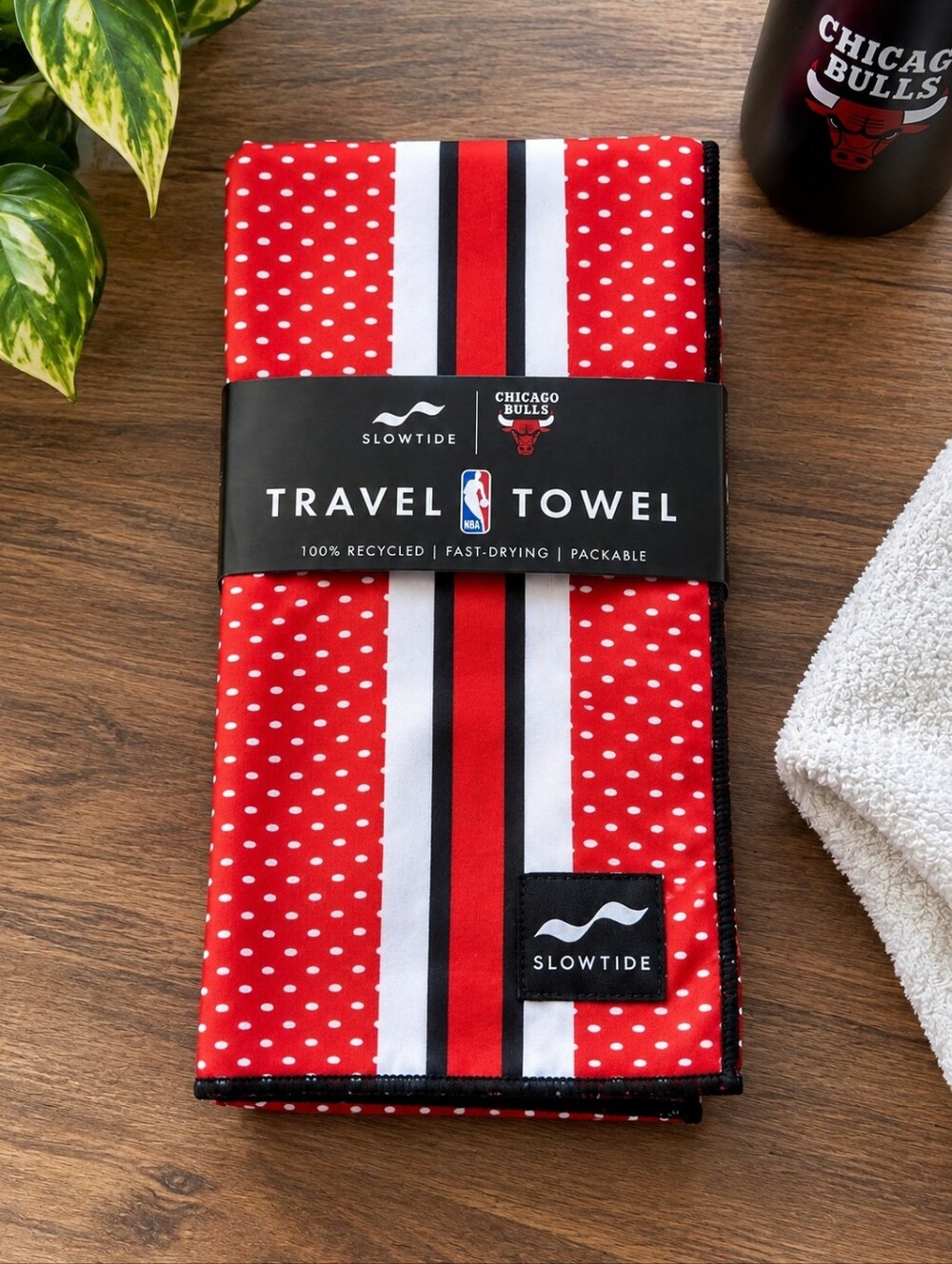 Slowtide Chicago Bulls NBA Travel Towel 30x60 Red Quick Dry Packable -J